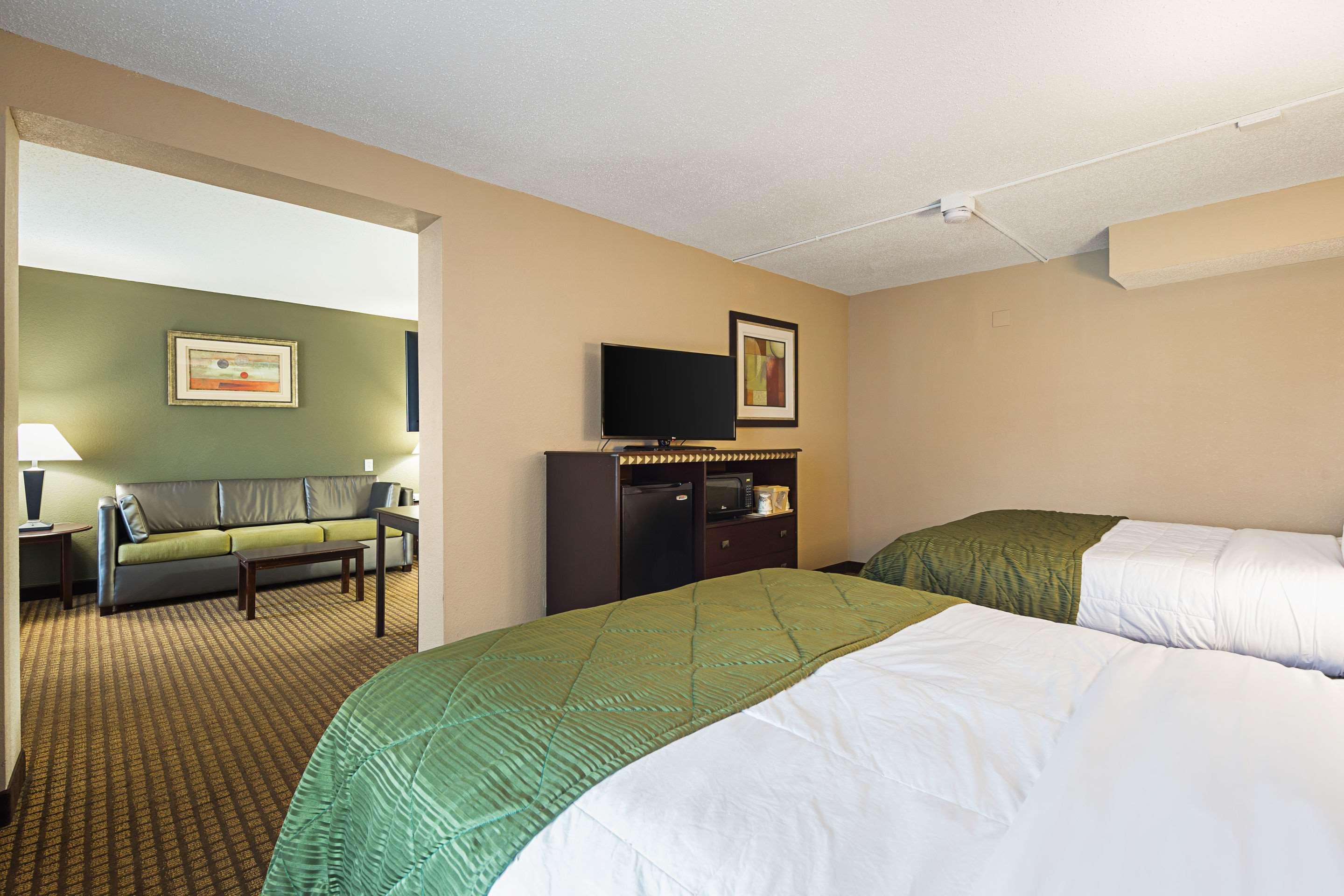 Quality Inn & Suites Greenville - Haywood Mall Kültér fotó