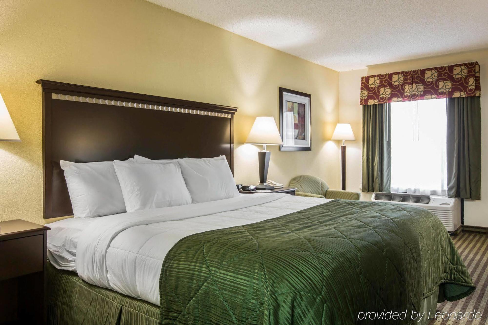 Quality Inn & Suites Greenville - Haywood Mall Kültér fotó