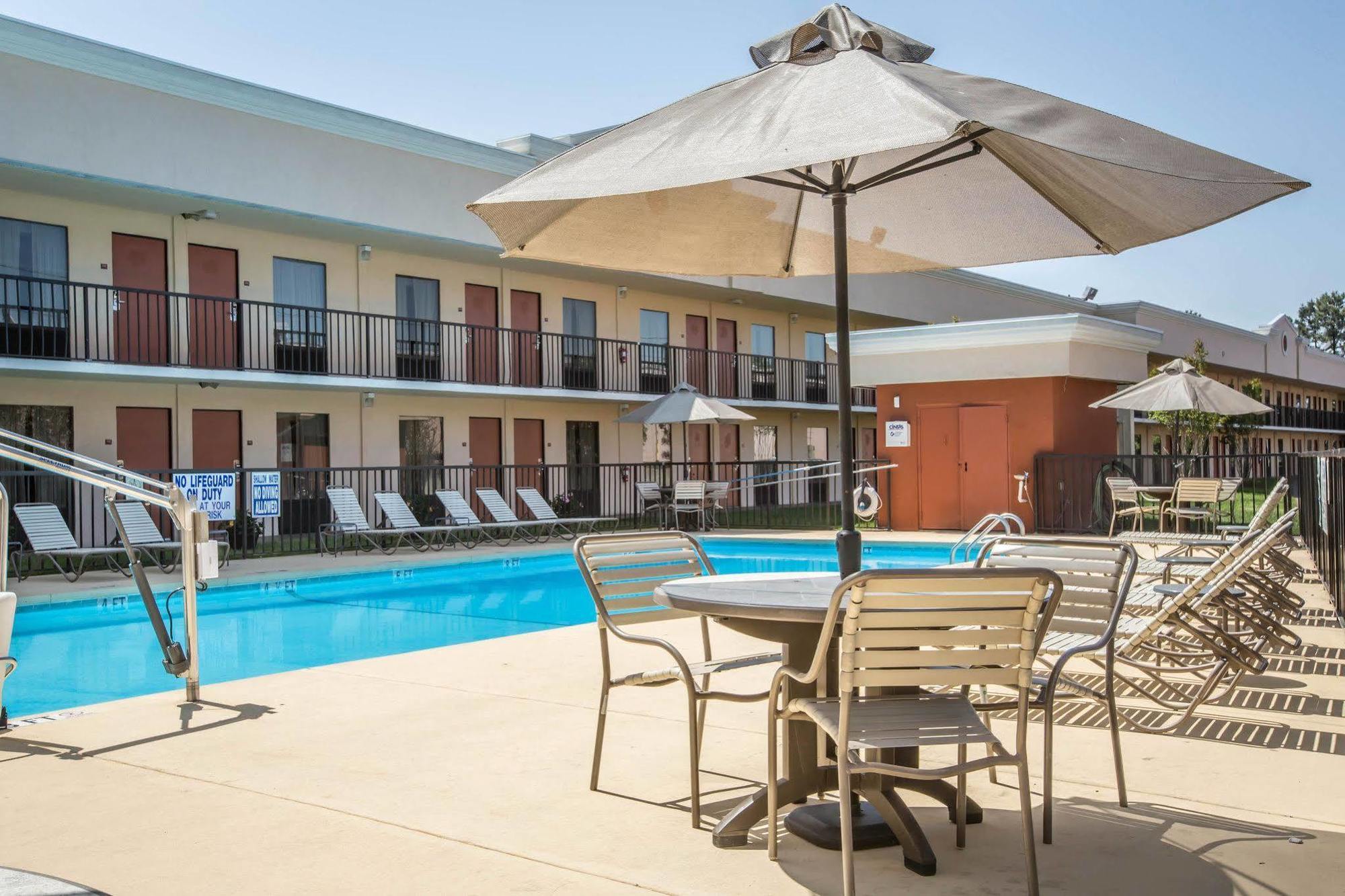 Quality Inn & Suites Greenville - Haywood Mall Kültér fotó